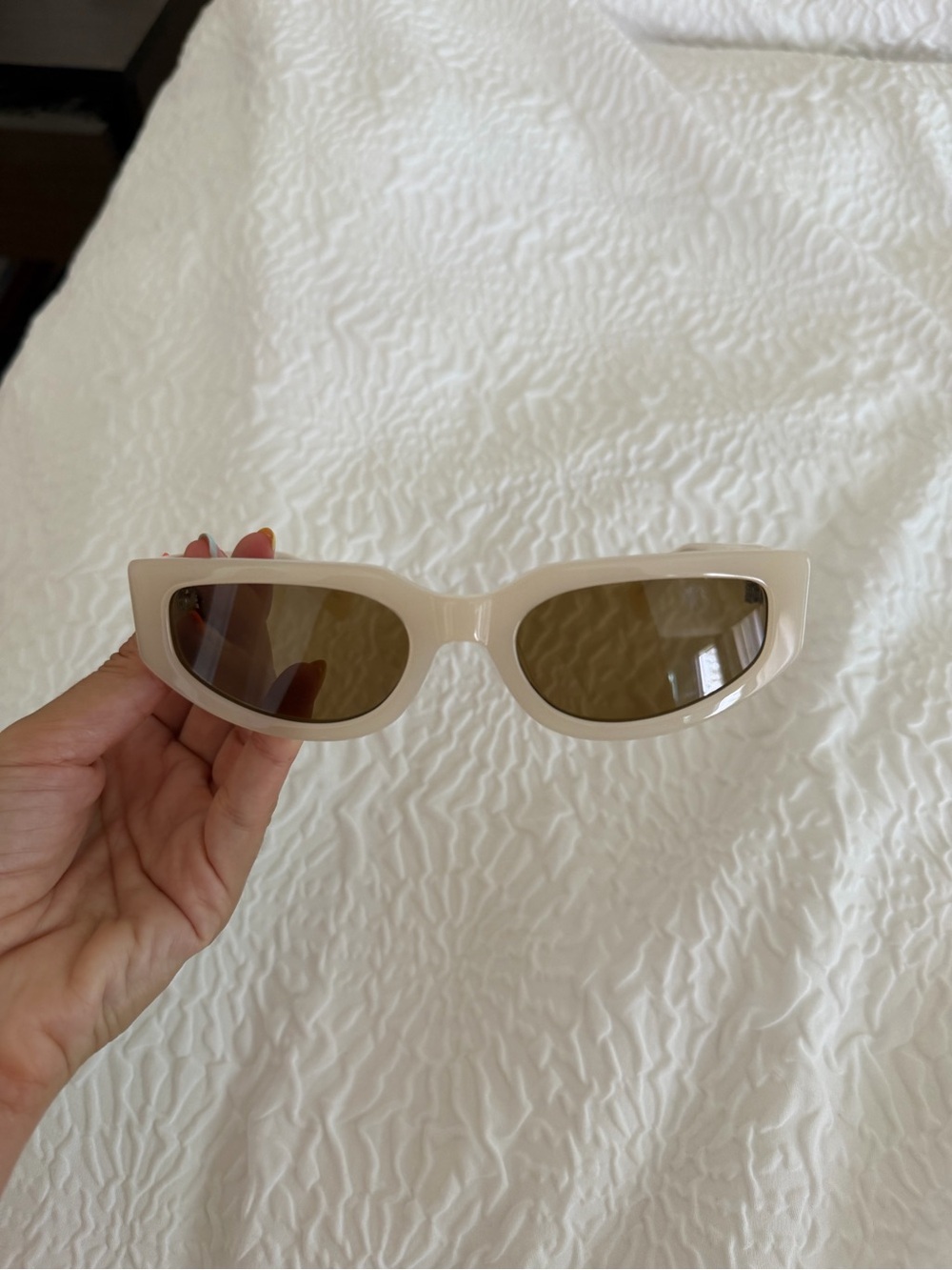 Cream Cat-Eye Sunglasses with Brown Lenses